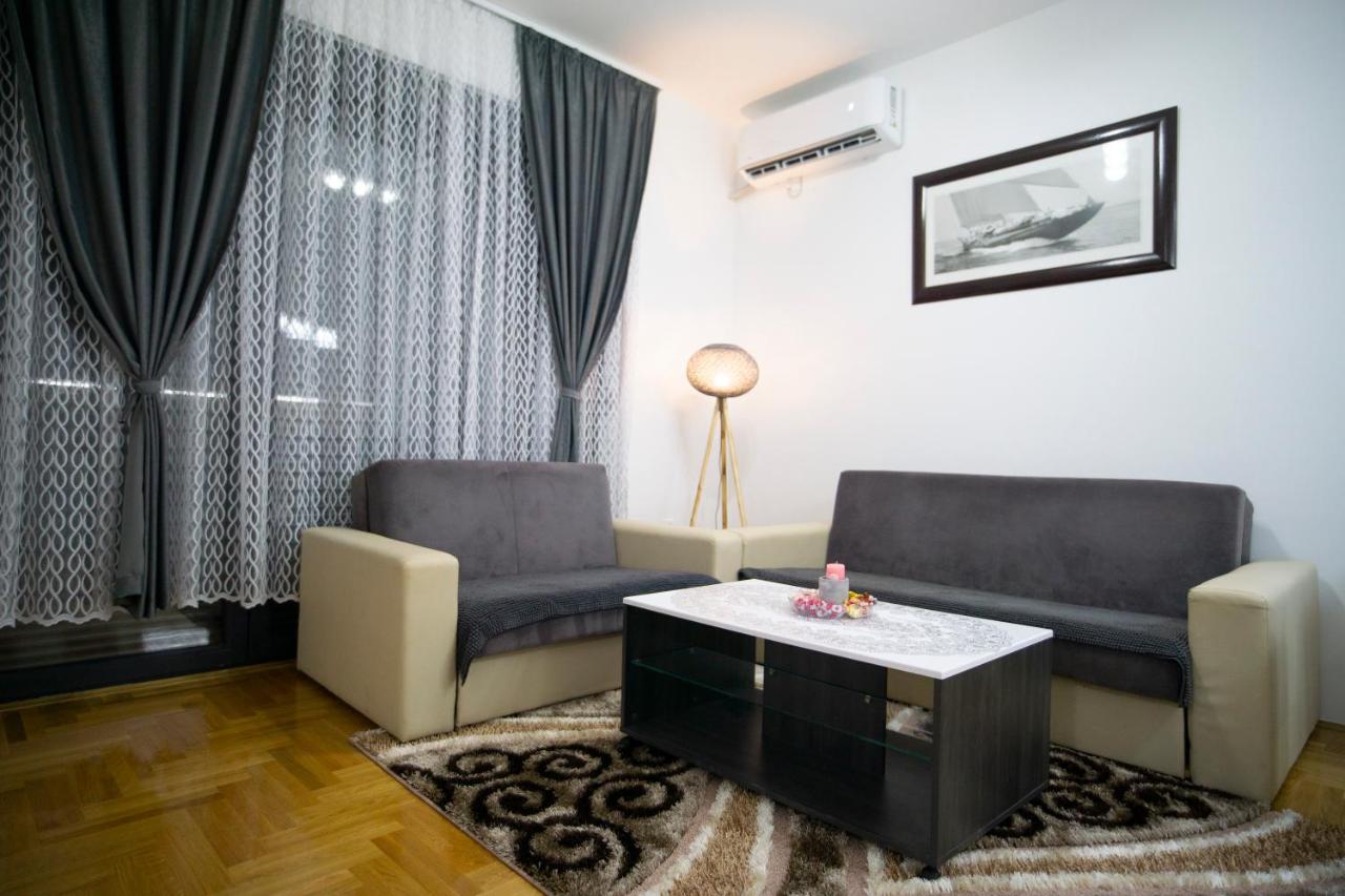 Apartmani Anica トレビニエ エクステリア 写真