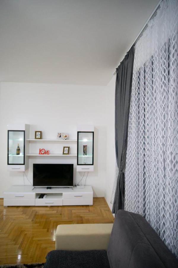 Apartmani Anica トレビニエ エクステリア 写真