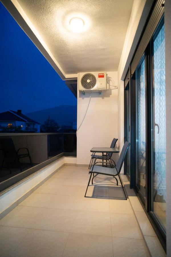 Apartmani Anica トレビニエ エクステリア 写真